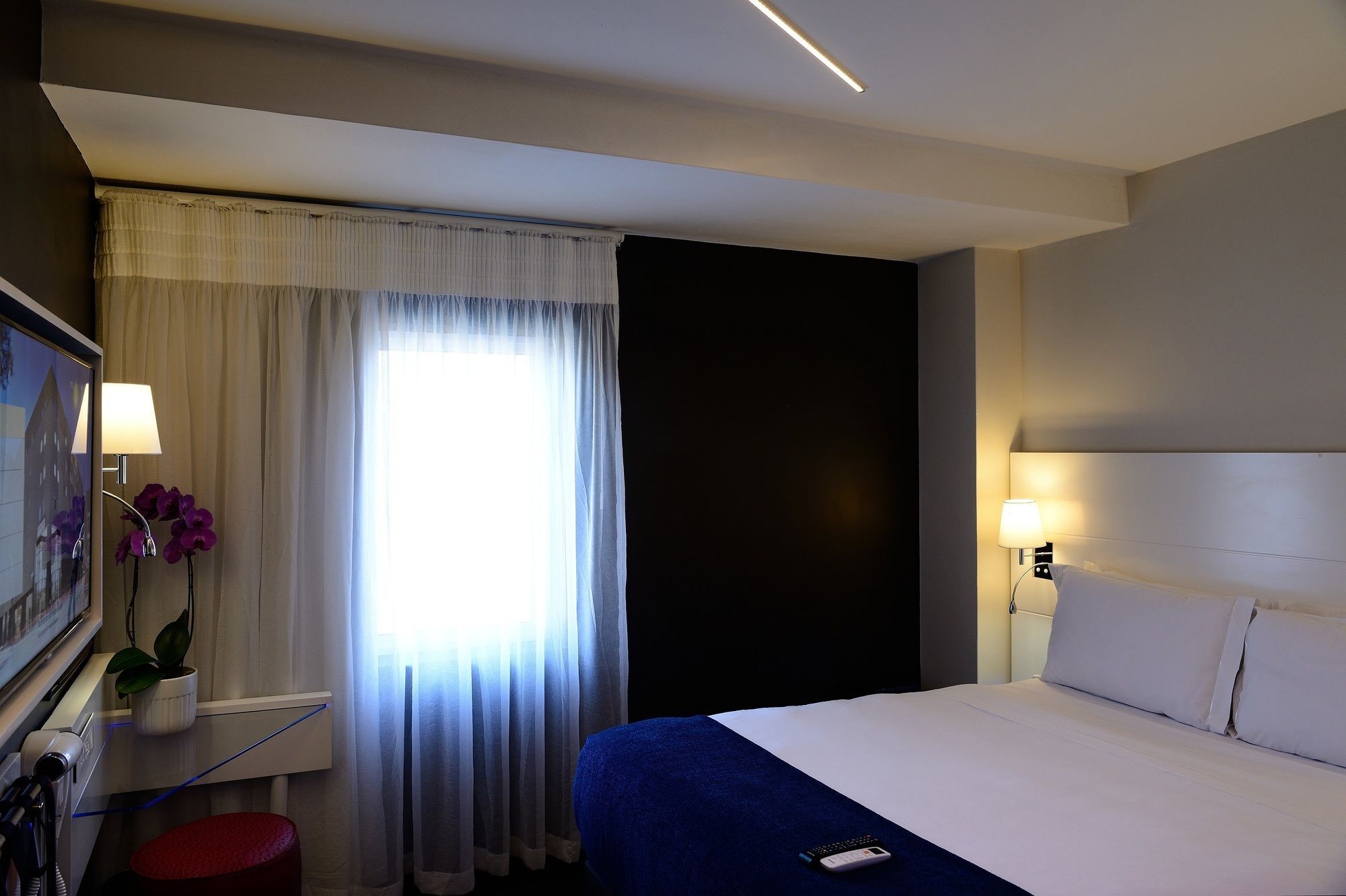 Onomo Hotel Johannesburg Sandton Exterior photo